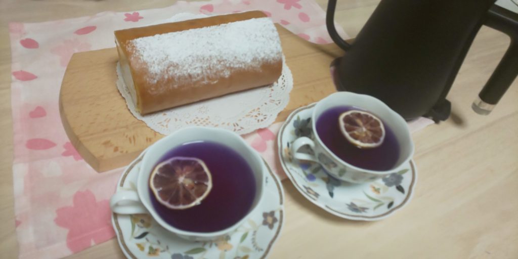 しあわせめぐりの青いお茶